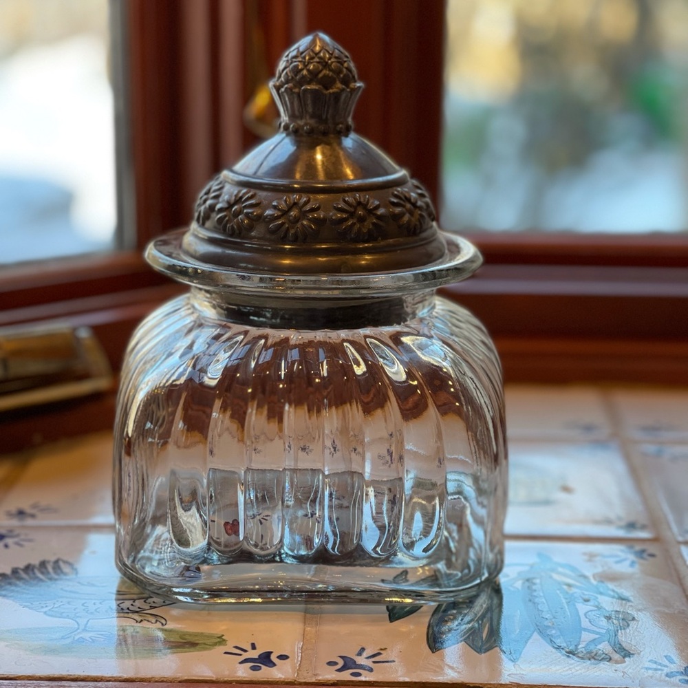 Clear jar with sealed lid 9” tall